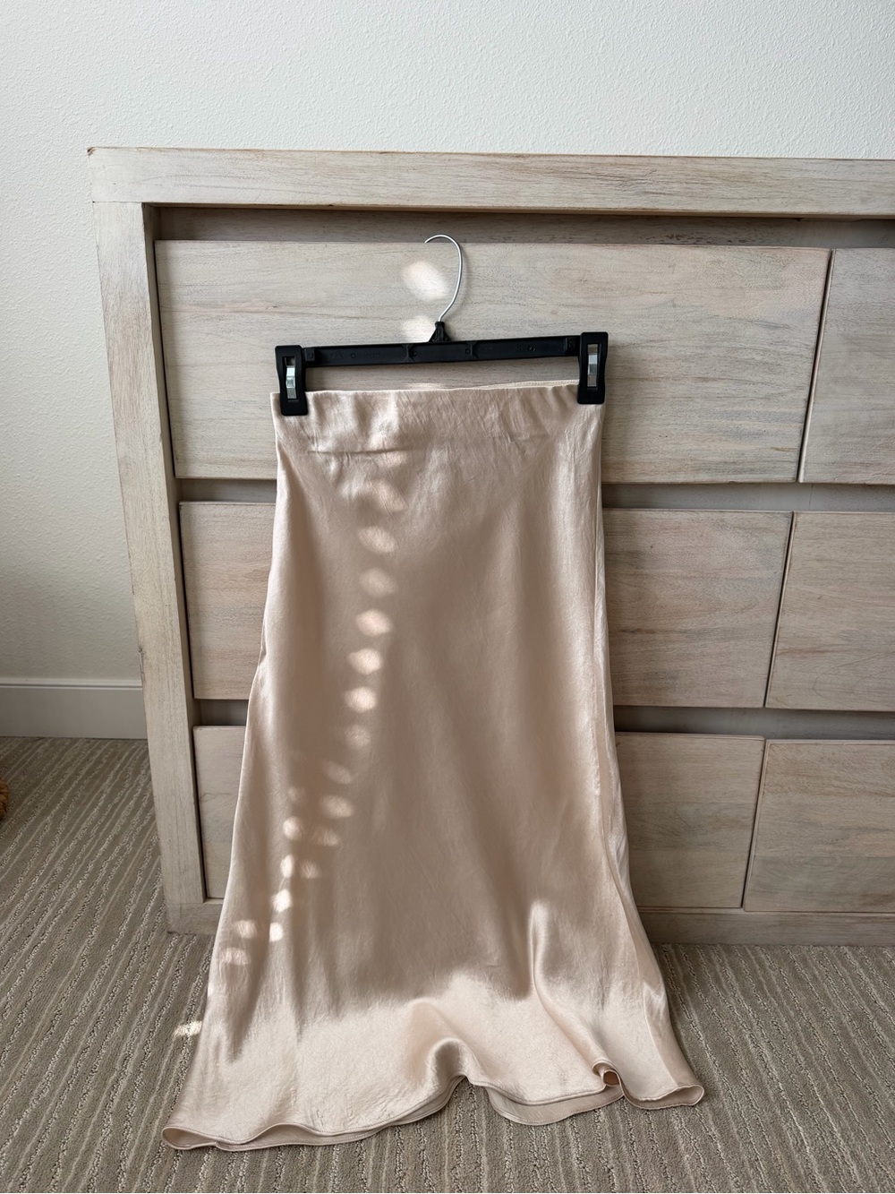 Aritzia babaton slip midi skirt size o